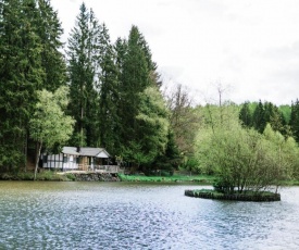 Jagdhütte am See Dollenbruch