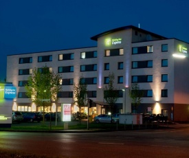 Holiday Inn Express Cologne Mülheim, an IHG Hotel