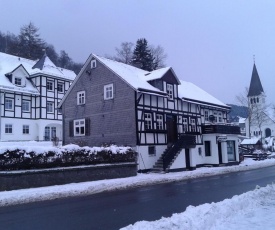 A comfortable, large house with WiFi in Hochsauerland, suitable for 14 persons