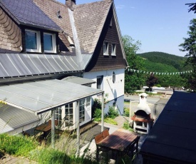 Modest Holiday Home in Neuastenberg with Garden